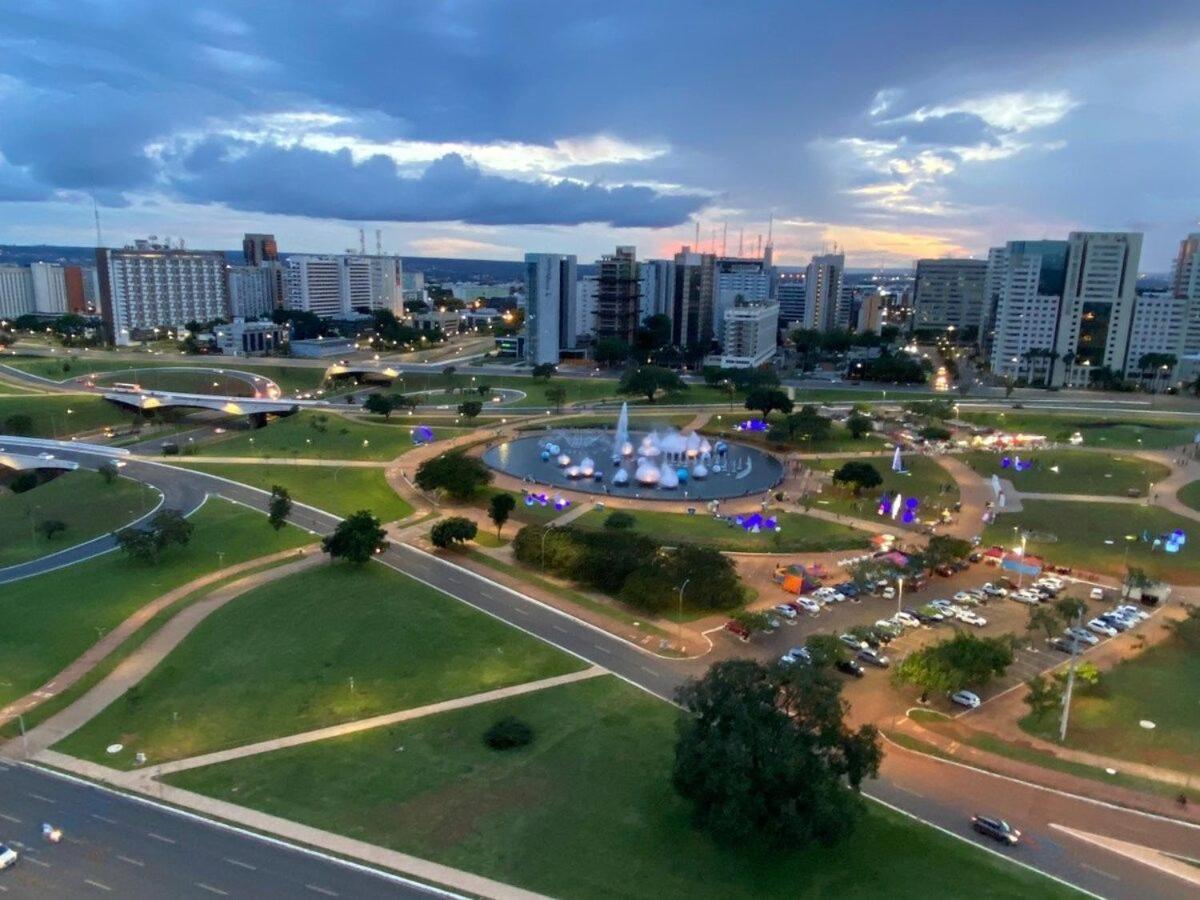 Flat Encantador No 7º Com Vista Pra Torre De Tv Μπραζίλια Εξωτερικό φωτογραφία